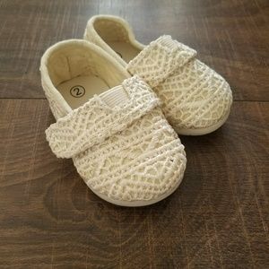 Size 2 toddler shoes, never worn
